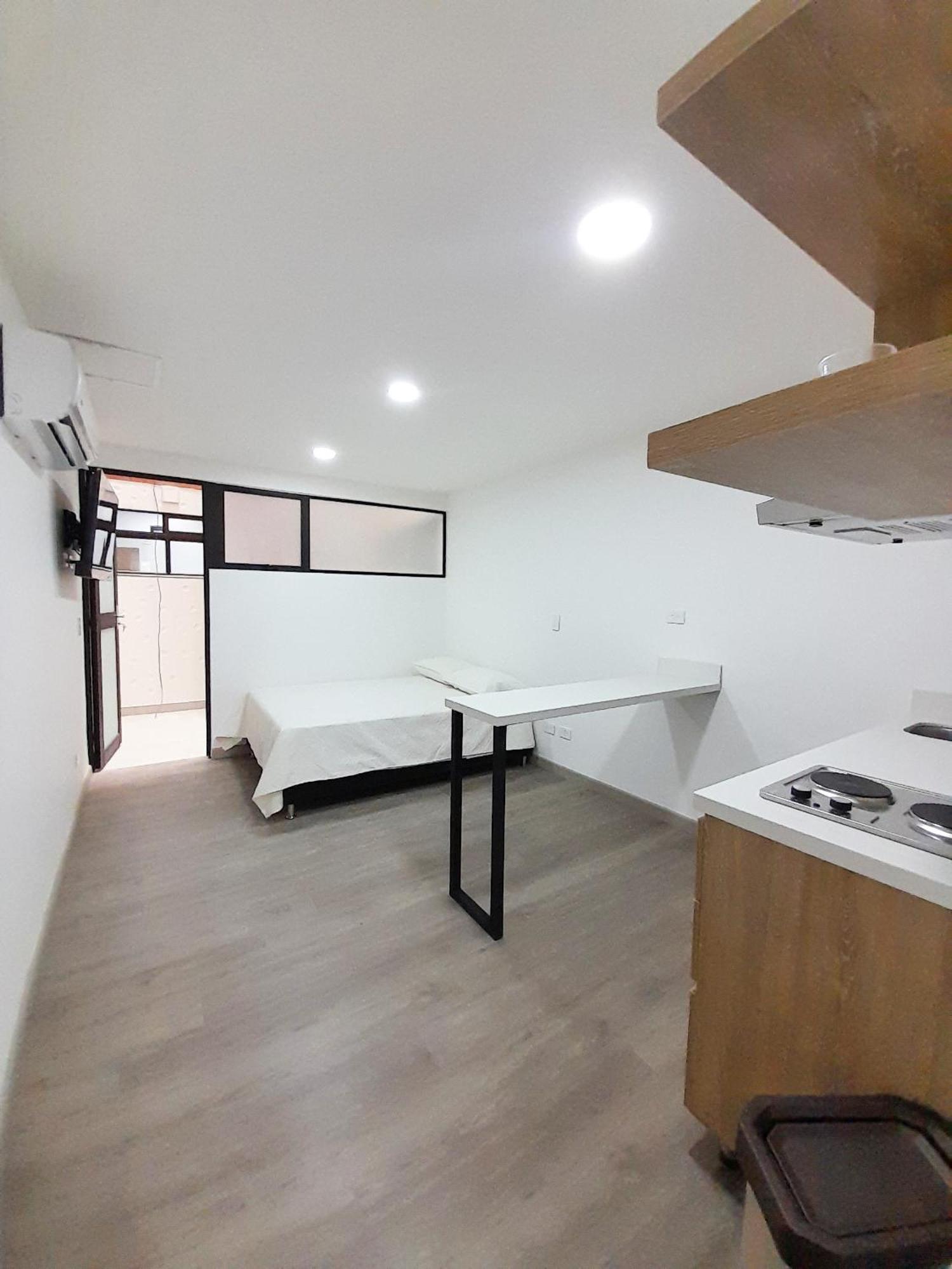 Comodos Apartment *